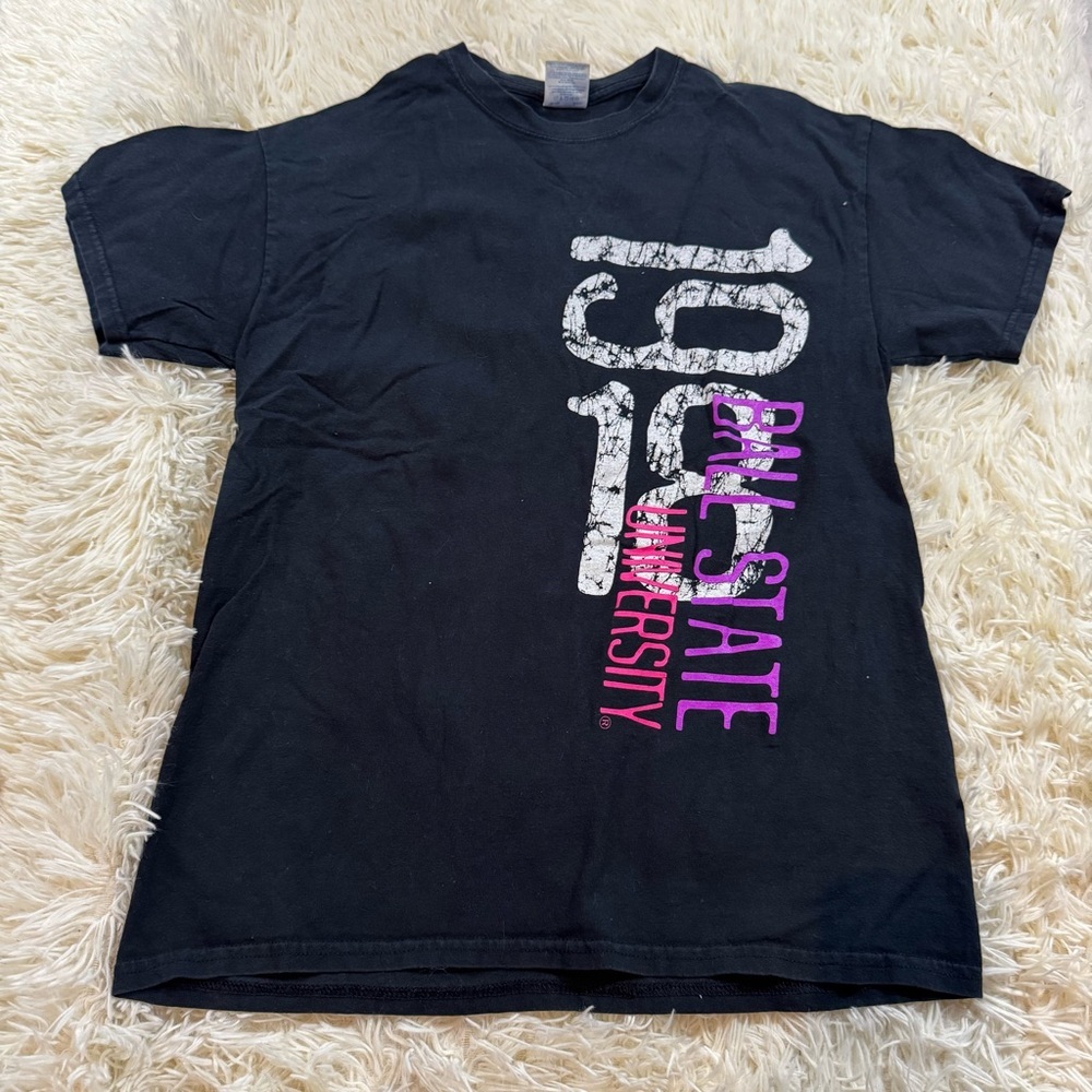 B74. Women’s Ball State Black graphic‎ t-shirt (m)